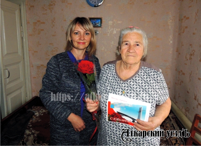 Труженицу колхоза «Россия» поздравили с 90-летним юбилеем