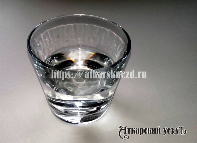 Питьевая вода в стакане