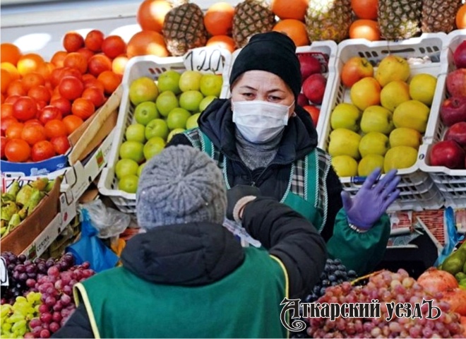 На аткарском рынке оставят один вход и не пустят без масок